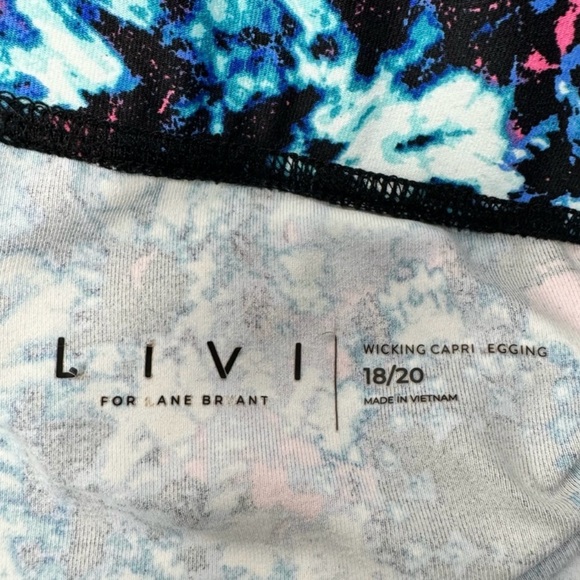 LIVI High-Rise Wicking Capri Legging - Strappy Hem - Size 18/20 1X - Picture 3 of 13